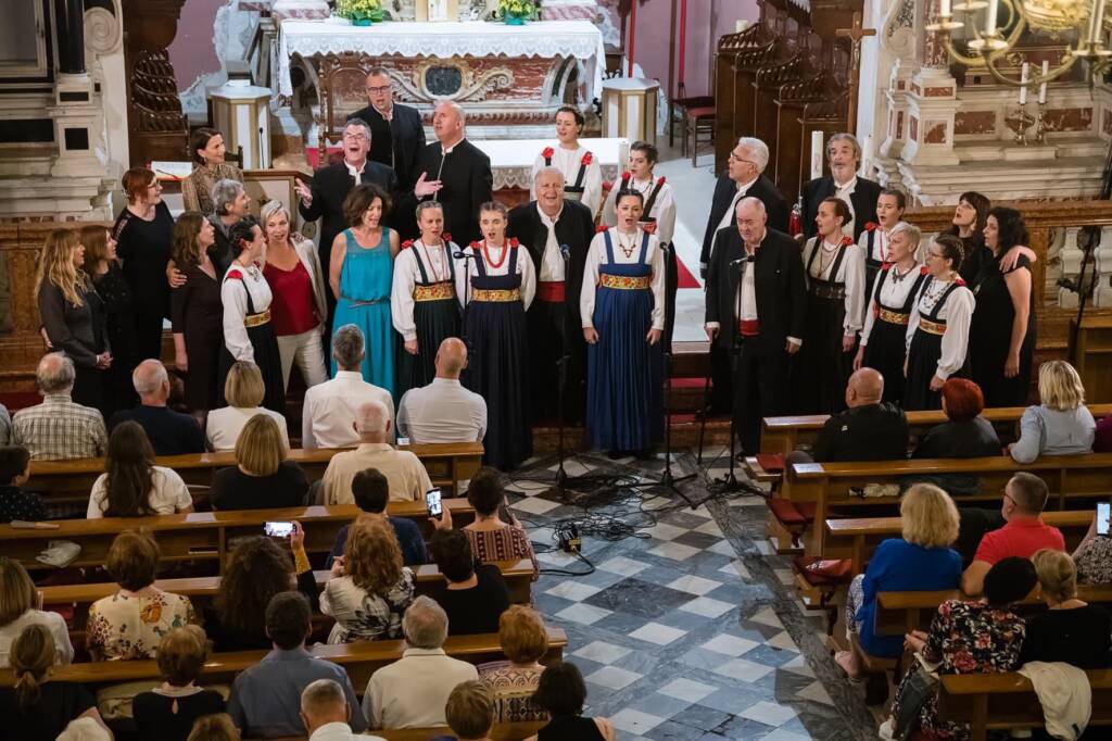 Klapa Smilje (1)